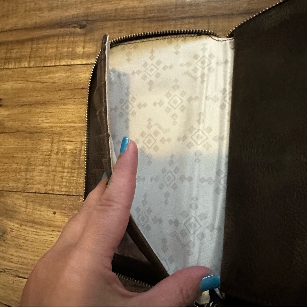 Thirty-one All About the Benjamins Brown Leather Wallet - Picture 5 of 7